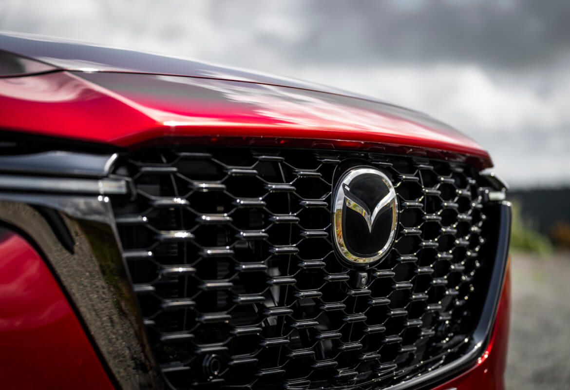 Close up view of the Mazda CX-60 grille