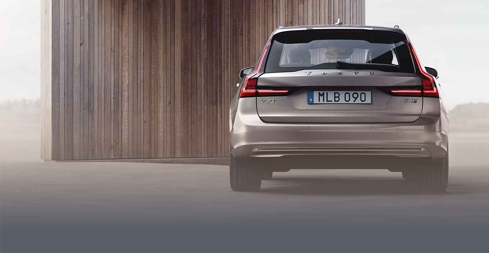 Rear view of Volvo V90