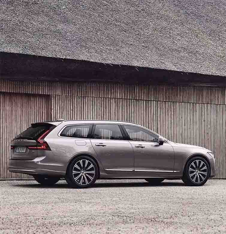 Rear view of Volvo V90