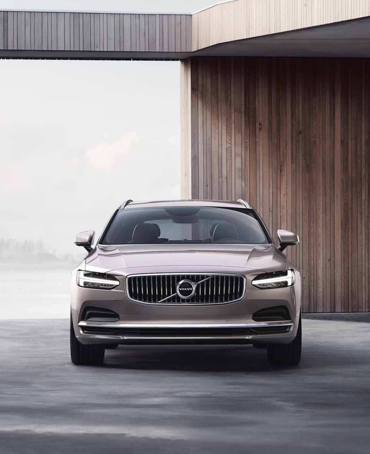 Front view of Volvo V90