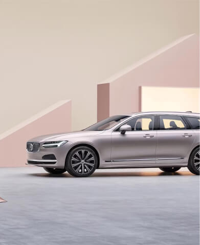 Left view of Volvo V90